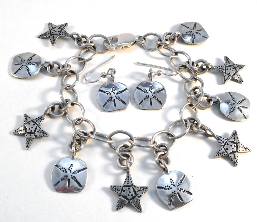 10-Dime Sand Dollar & Starfish Charm Bracelet